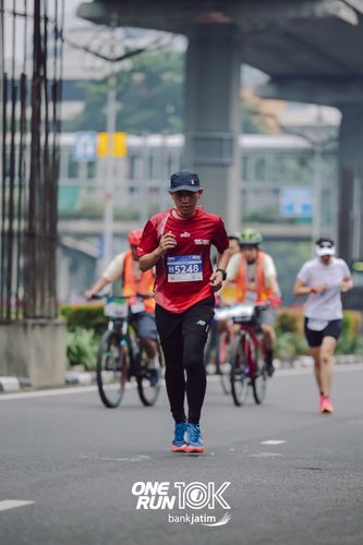Race photo from ONE RUN 10 K