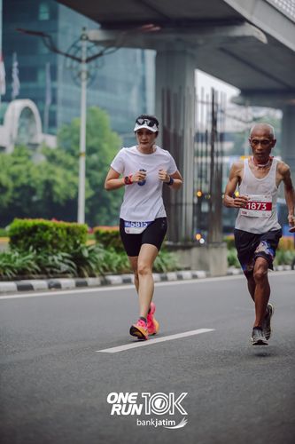 Race photo from ONE RUN 10 K