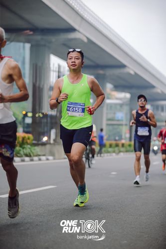 Race photo from ONE RUN 10 K