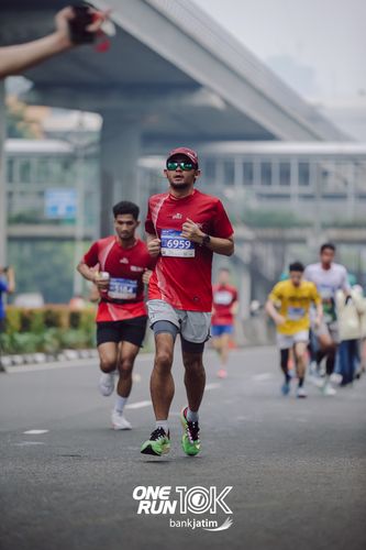 Race photo from ONE RUN 10 K