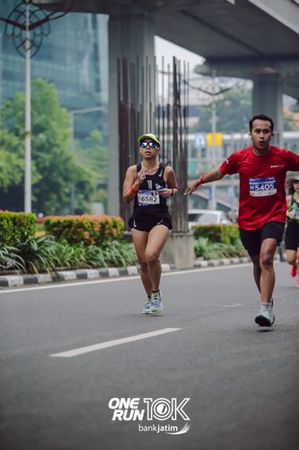 Race photo from ONE RUN 10 K