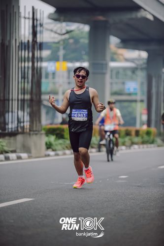 Race photo from ONE RUN 10 K