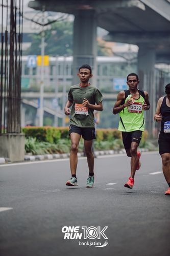 Race photo from ONE RUN 10 K