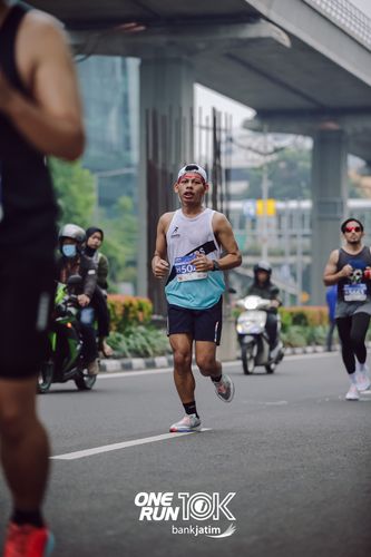 Race photo from ONE RUN 10 K