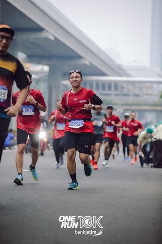 Race photo from ONE RUN 10 K