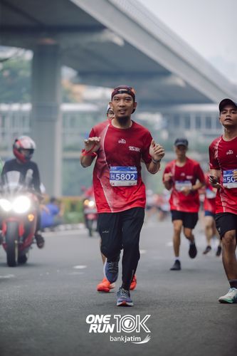 Race photo from ONE RUN 10 K