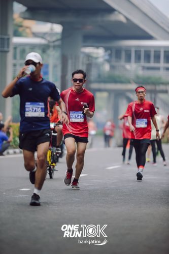 Race photo from ONE RUN 10 K