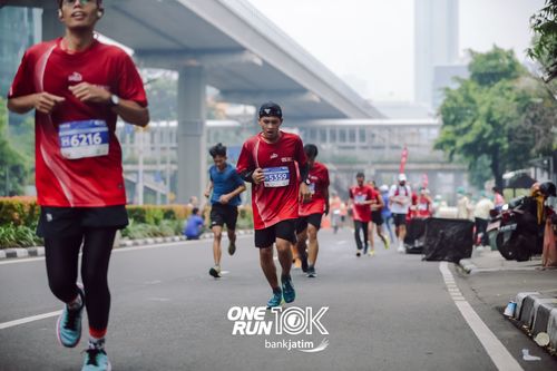 Race photo from ONE RUN 10 K