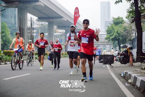 Race photo from ONE RUN 10 K