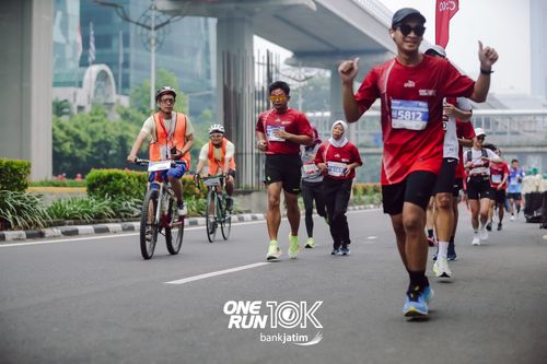 Race photo from ONE RUN 10 K