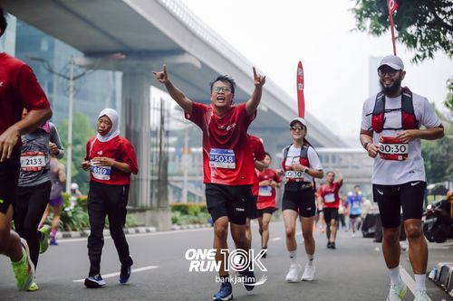 Race photo from ONE RUN 10 K