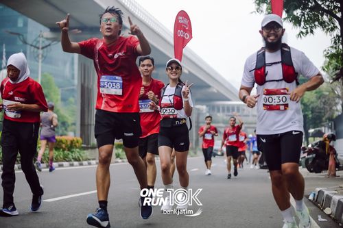 Race photo from ONE RUN 10 K