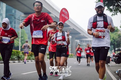 Race photo from ONE RUN 10 K