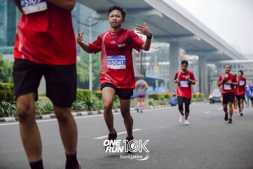 Race photo from ONE RUN 10 K