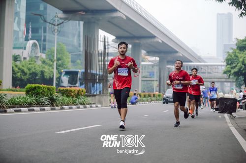 Race photo from ONE RUN 10 K