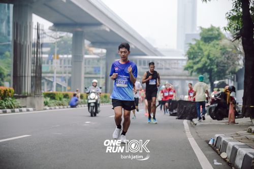 Race photo from ONE RUN 10 K