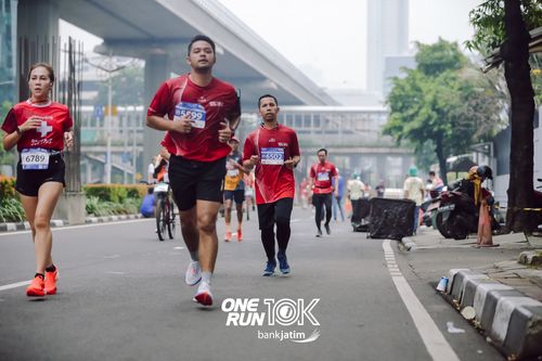 Race photo from ONE RUN 10 K