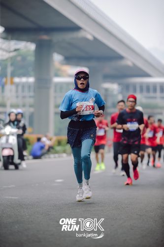 Race photo from ONE RUN 10 K