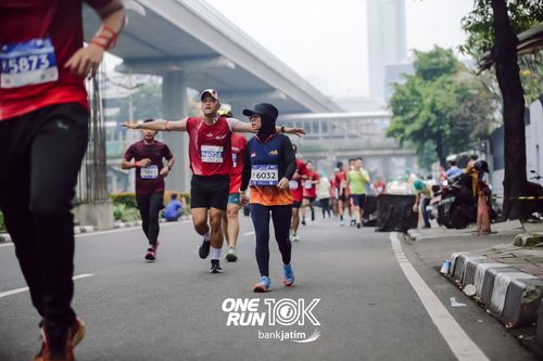 Race photo from ONE RUN 10 K