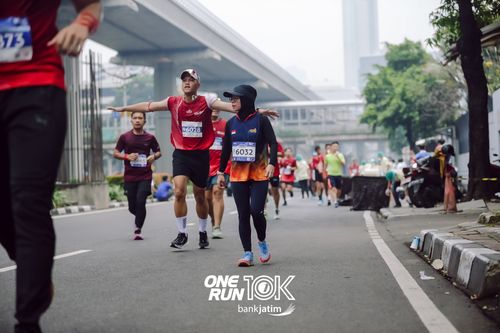 Race photo from ONE RUN 10 K
