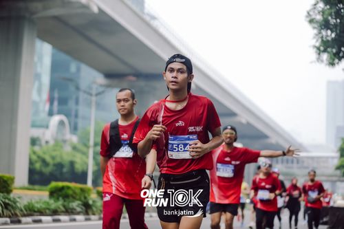 Race photo from ONE RUN 10 K