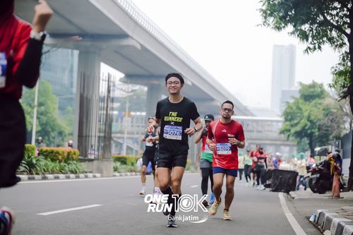 Race photo from ONE RUN 10 K