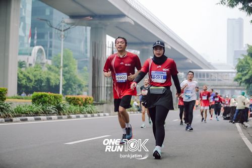 Race photo from ONE RUN 10 K