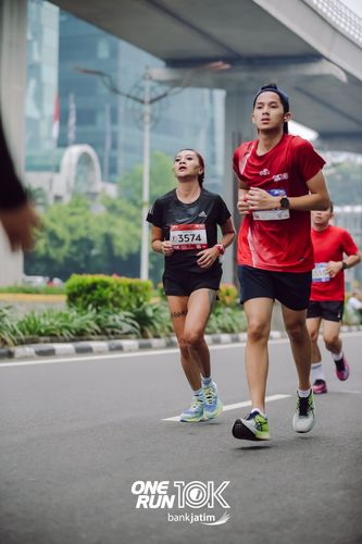 Race photo from ONE RUN 10 K