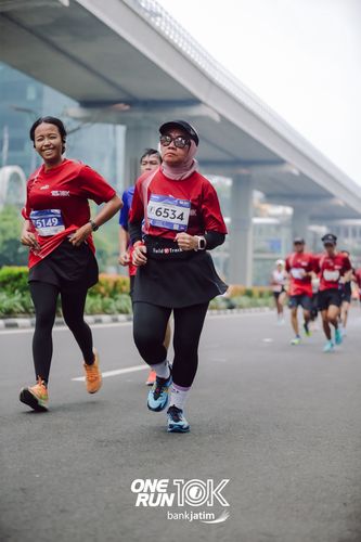Race photo from ONE RUN 10 K