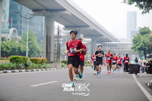 Race photo from ONE RUN 10 K
