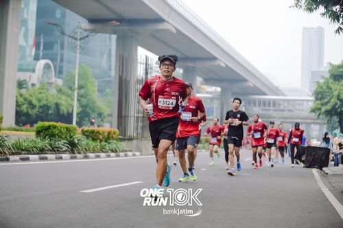 Race photo from ONE RUN 10 K