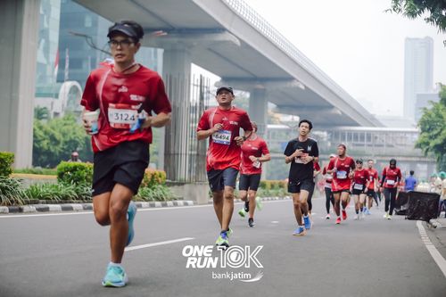 Race photo from ONE RUN 10 K