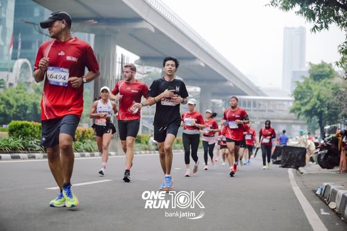 Race photo from ONE RUN 10 K
