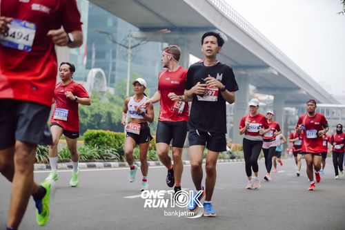 Race photo from ONE RUN 10 K