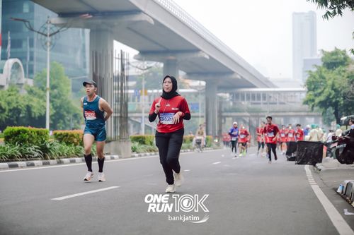 Race photo from ONE RUN 10 K