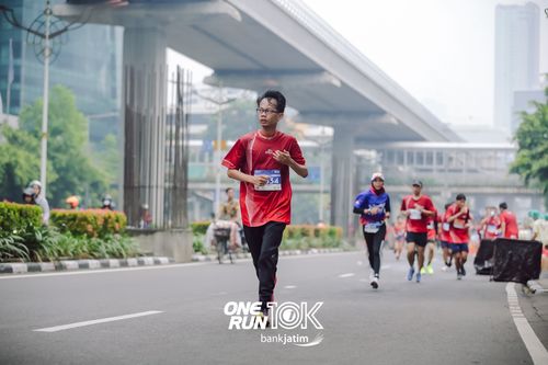 Race photo from ONE RUN 10 K