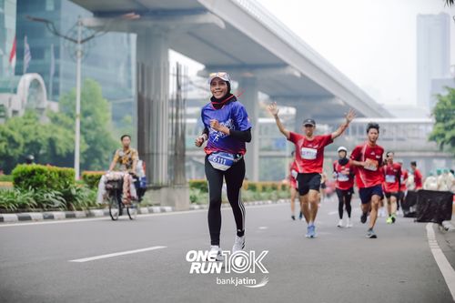 Race photo from ONE RUN 10 K