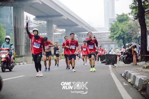 Race photo from ONE RUN 10 K