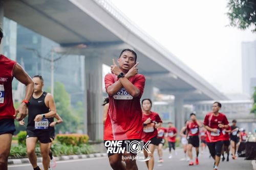Race photo from ONE RUN 10 K