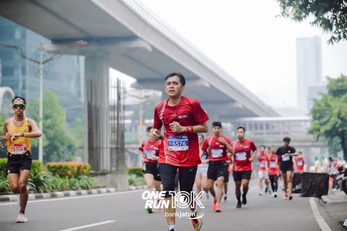 Race photo from ONE RUN 10 K