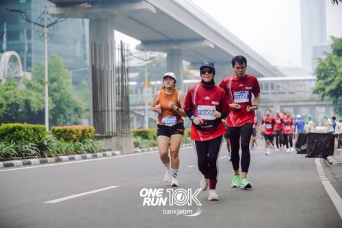 Race photo from ONE RUN 10 K