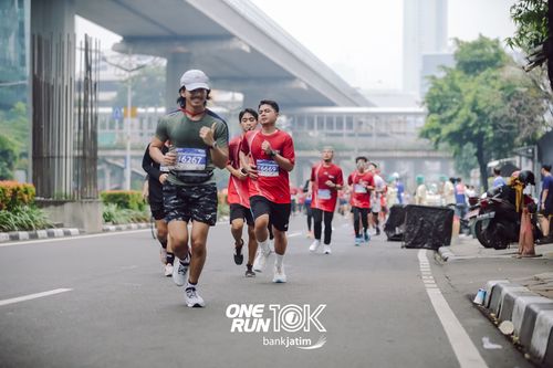 Race photo from ONE RUN 10 K