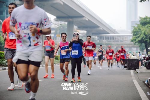 Race photo from ONE RUN 10 K