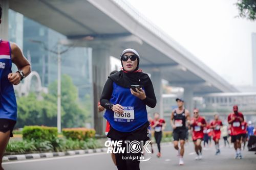 Race photo from ONE RUN 10 K