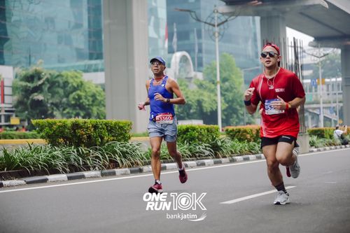 Race photo from ONE RUN 10 K