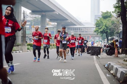 Race photo from ONE RUN 10 K