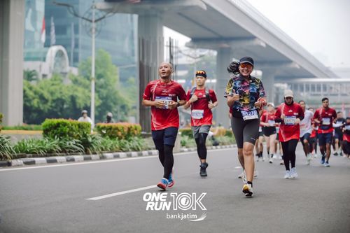 Race photo from ONE RUN 10 K