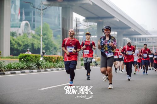 Race photo from ONE RUN 10 K