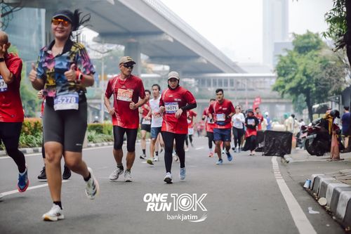 Race photo from ONE RUN 10 K