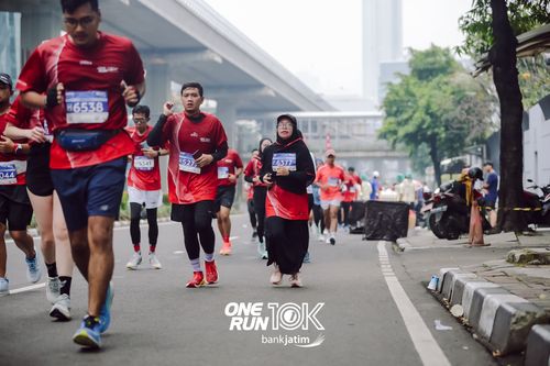 Race photo from ONE RUN 10 K